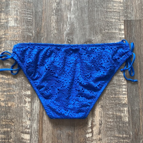 Cute bikini bottoms nice condition bundle up to save - Picture 2 of 3